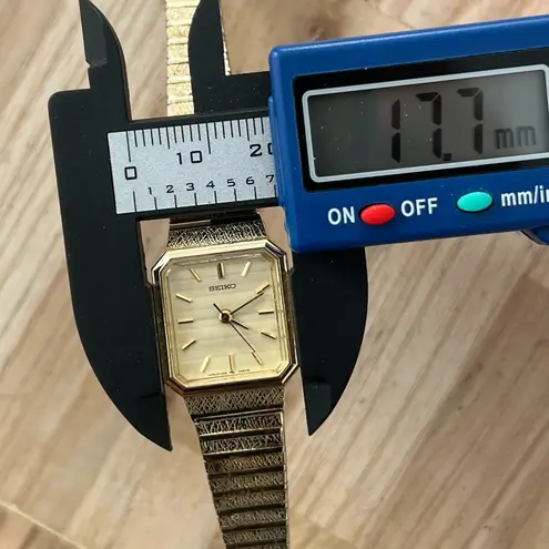 Seiko SGP Gold Plated Vintage Ladies Watch Mechanical Winding Gold Dial