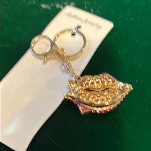 Fashion Jewelry Pink and Gold Key & Card Holder with Sparkling Lip Charm