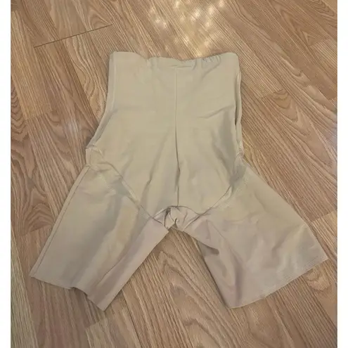 Honeylove Shapewear High Waisted Shorts Size Medium Tan