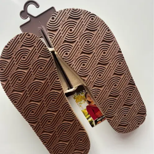 Feelgoodz • NWT Khaki Easy Day Slide On Sandals Tan Size 6