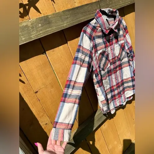 Long sleeve lightweight flannel plaid shirt sz medium red vintage button woman