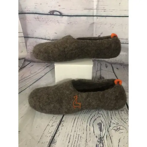 Wildllama Scandinavian felt felted wool slippers in brown size large