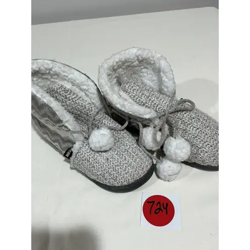 Woman’s Mukluks Size Medium 7