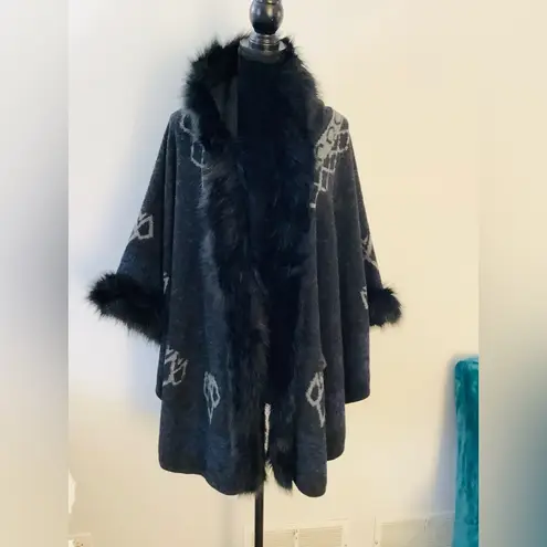 Nice, dressy,comfy poncho 🌹🌹🌹 Gray Size undefined