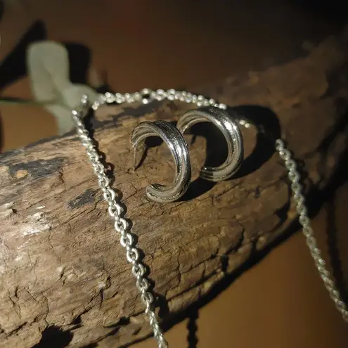 Monet St. Jude Interlocking Rings Chain Necklace Monet Hoop Post Earrings Set Silver