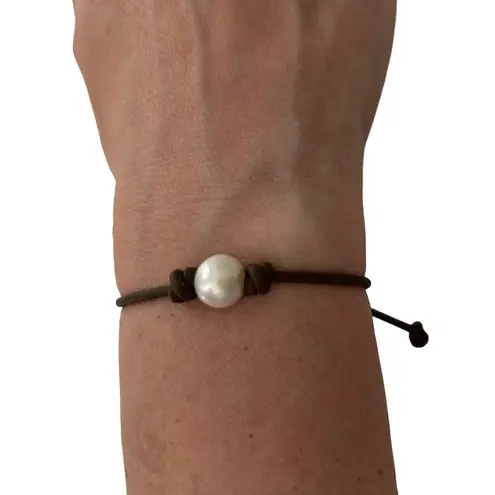 Handmade Adjustable Freshwater Pearl & Black Leather Bracelet. Made to order