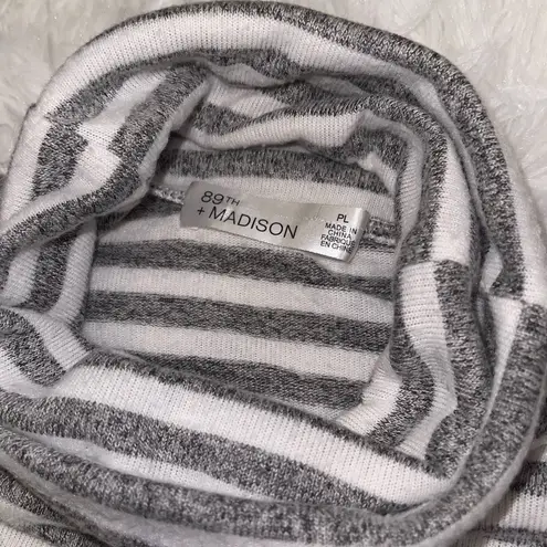 89th and Madison Grey white stripe turtleneck sweater top shirt  woman’s L petite - Image 5