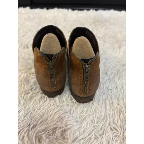 BORN Brown Suede Ankle Boots Women Side Zip Cutout Heel Comfort Low Heel Size 6.5