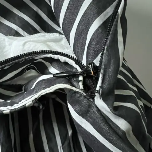 Love moschino skirt size 6 blue white striped tie front