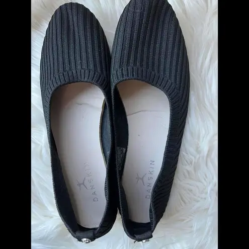 Danskin  Comfortable Black Elastic Slip-On Shoes 7.5 - Image 4
