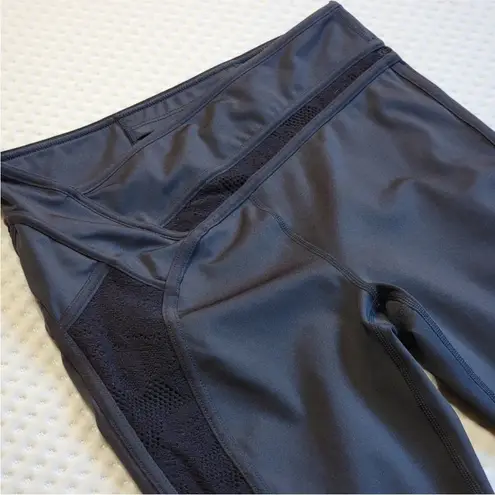 Free People  Asymmetrical Lace Beyond Yoga Leggings Size Medium *Peeling to Logo