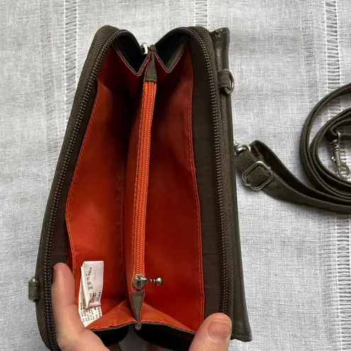 Baggallini phone wallet crossbody bag in olive green nylon and faux leather