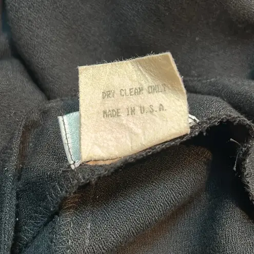 Black vintage high rise flowy bellbottom pants with zip up back Size undefined