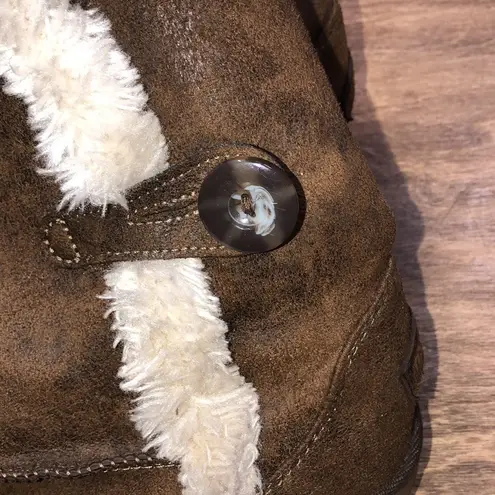 Makalu size 7 1/2 Madi faux fur sheepskin boots
