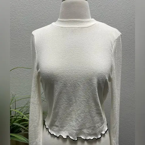 Lost + Wander NWT Ivory w Black Trim Bell Ruffle Sleeves Sz Large