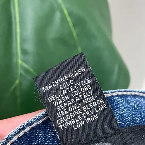 MetroStyle b Vintage Floral Embroidered Cropped Jean