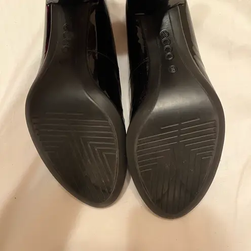 Ecco Black Patent Simple Heels