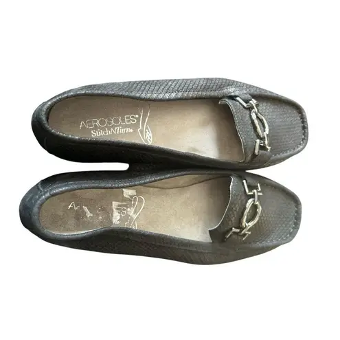 Aerosoles Women's black Loafers Size 8 Slip On with Silver Hardware