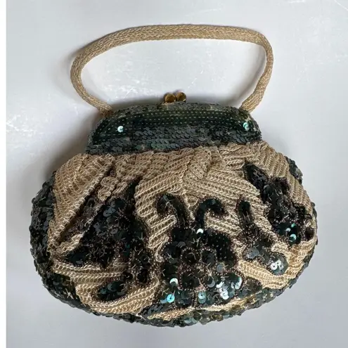 Vtg flapper style Made In Belgium crocheted sequin beaded kiss clasp formal bag Green