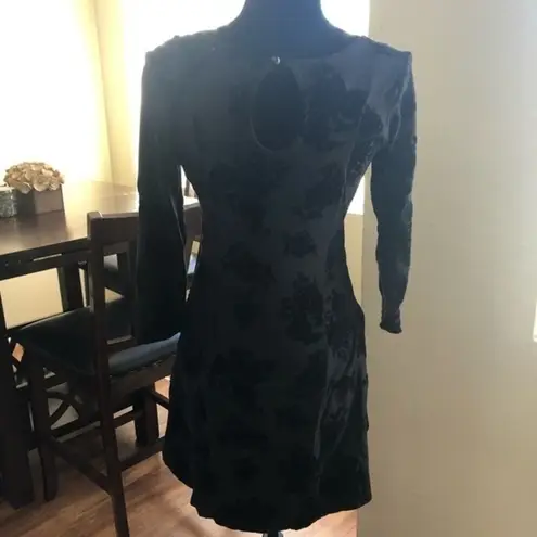 Planet Gold JUNIORS FLOCKED FIT FLARE DRESS BLACK