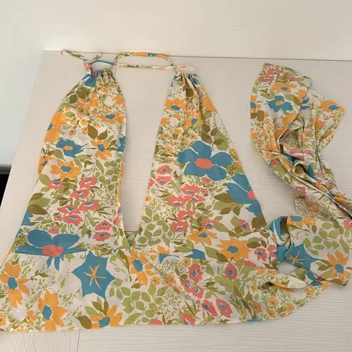 With Jean  Rendezvous Floral Halter Wrap Top Size Small