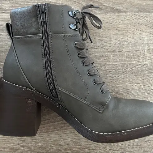 Crown Vintage Women Combat Lace Up Ankle Boots Size 8 Slate Charcoal Leather Brown