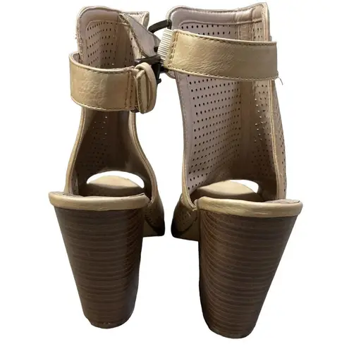 Liliana Cream Perforated Ankle Strap Shootie Bootie Shoe Size 10