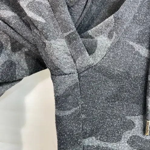 Tahari women's dark gray camouflage soft pocket pull on jogger sweatpants small