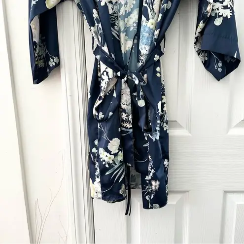 Flora Nikrooz Satin Blue Floral Print Petra Short Robe Tie Belt M/L Medium Large