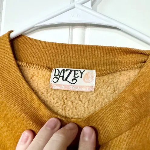 Dazey LA Sweater Women Size Small Mustard Yellow Crewneck Animal Print Cotton