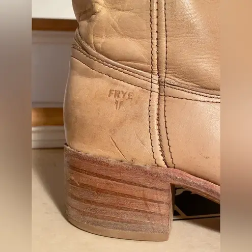 Frye  Campus 14L Boots size 8 D in Tan