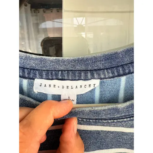 A5 Jane + Delancey Women's Blue White Striped Long Sleeve Sweatshirt Top