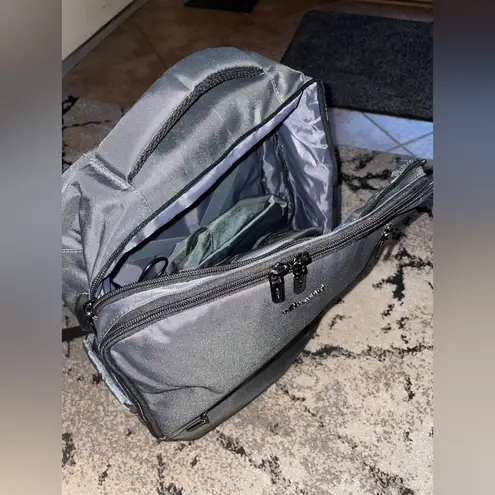 ⚠️ SOLD ⚠️Travel backpack Gray