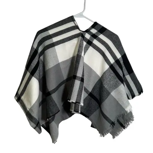 Plaid Blanket Scarf Shawl White Black Gray Fringe One Size