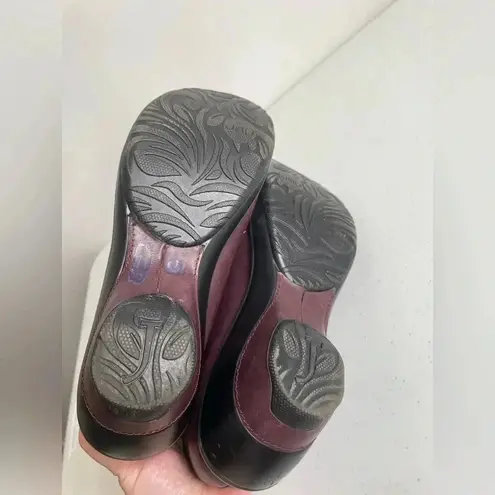 Jambu JBU Vegan Suede clogs Burgundy Maroon Size 9.5 GUC! Nurse Nursing Shoes