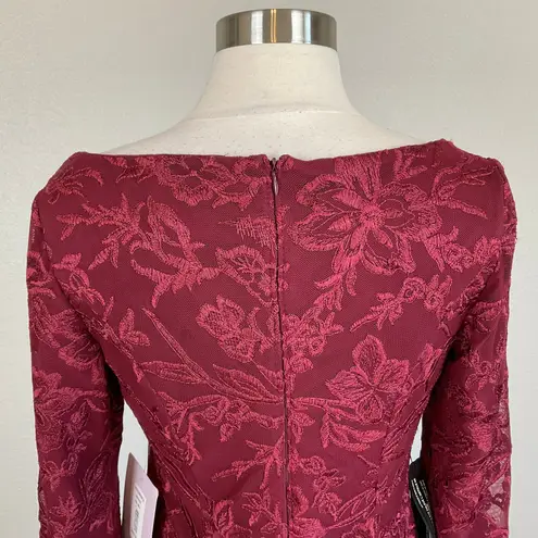 JS Collections Lace Long Sleeve Column Evening Gown Red Size 4 Formal Dress