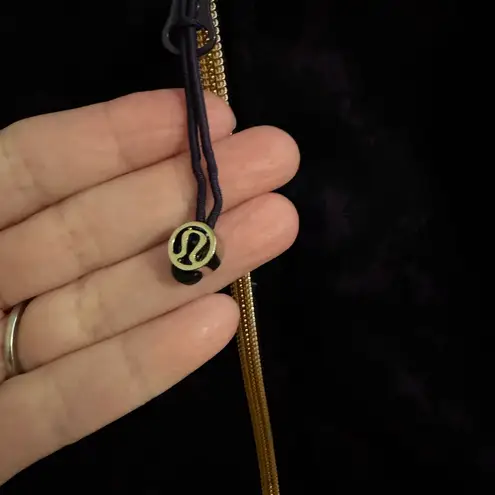 Lululemon Womens Forme Jacket II Textured Baroque Deep Zinfandel Purple 10 Black