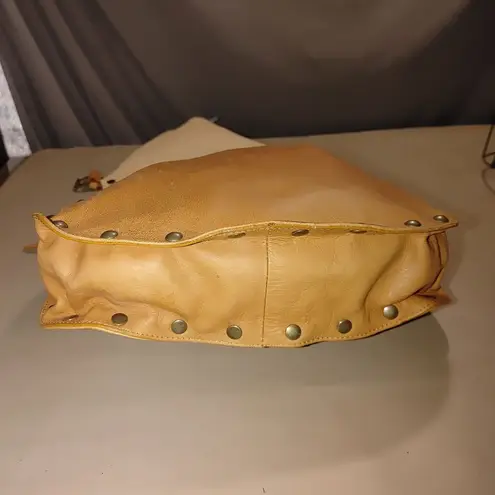 Maurizio Taiuti Genuine Leather Crossbody Saddle Bag Brass Rivets Made In Italy Tan