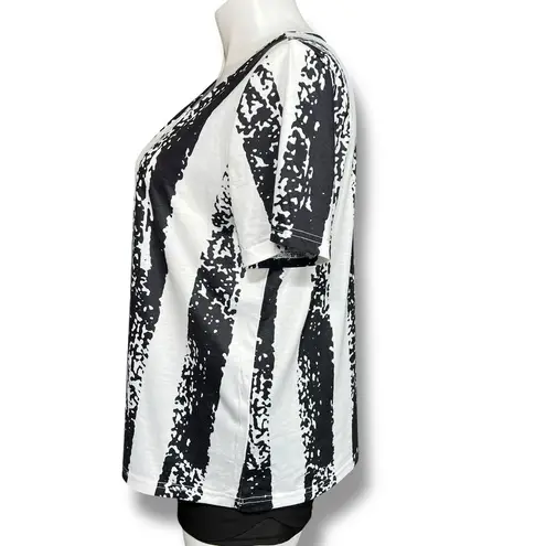 Boutique Womens T Shirt Top Striped V Neck Pullover Lightweight Black White XL