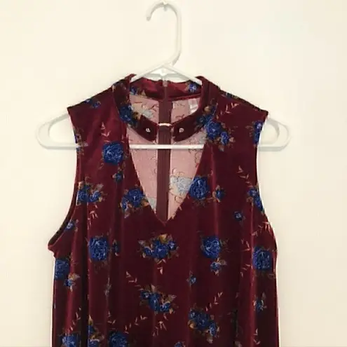 Xhilaration  O-Ring Velvet Shift Dress Burgundy Maroon Red Floral Choker Cutout M