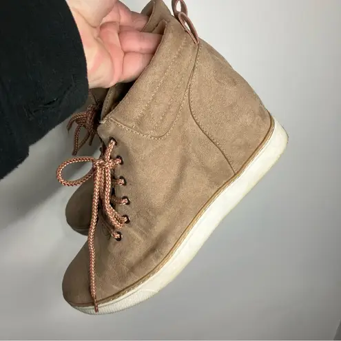 Dr. Scholls Dr. Scholl’s into groove wedge sneakers size 9