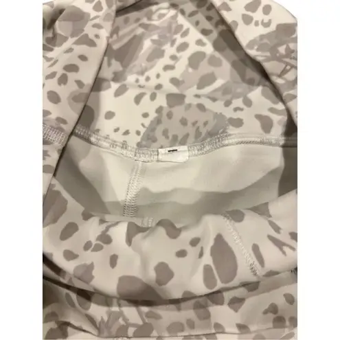 Lululemon Align HR Crop 17”L Nulu Size 6 Cheetah Camp Antique White Gray
