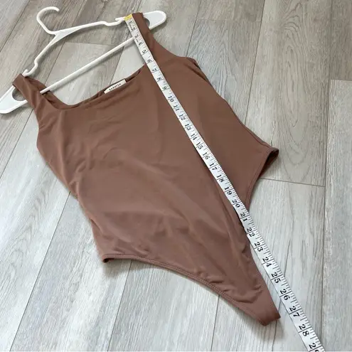 Babaton Contour Bodysuit Brown (large) square neck seamless double lined party