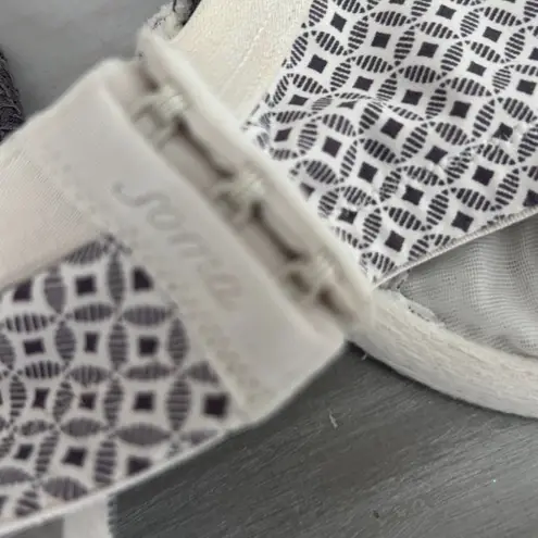 Soma Intimates Lace Trimmed Smoothing Underwire Geometric Pattern Bra Size 38D