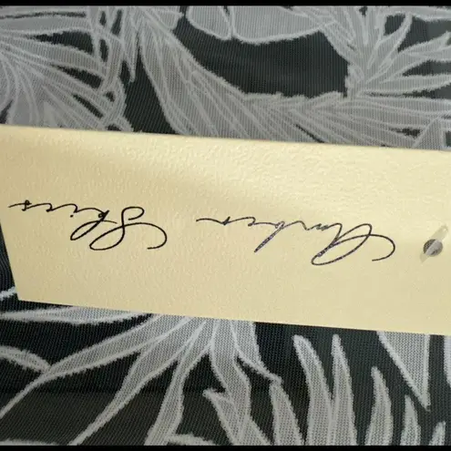 AMBER SKIES Elegant White Lace Kimono Tropical Leaf Design Resort Sz m Size M