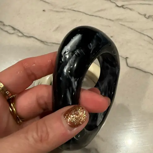 2 Vintage Black White Smoky Swirl Chunky Modernist Enamel Resin Bangle Bracelets