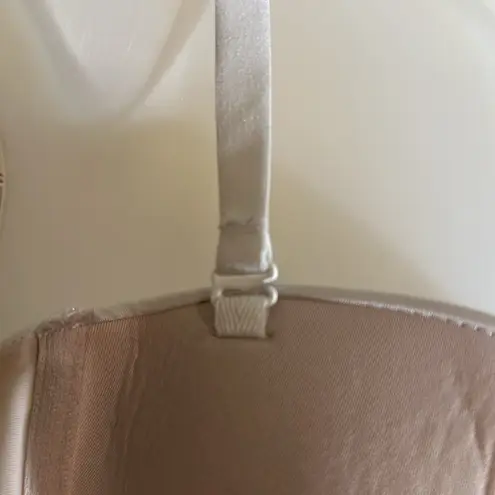 Auden Lightly Lined Straps or Strapless Underwire Bra Off White 32D Size undefined