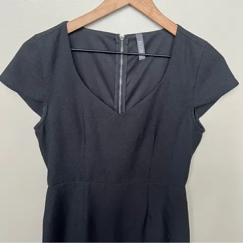 Evereve Allison Joy Classic Black Dress Cap Sleeves Exposed Zipper Size Medium