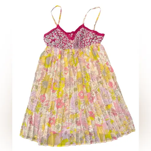 Livery of London for Target Babydoll Floral Chemise Size Medium Yellow