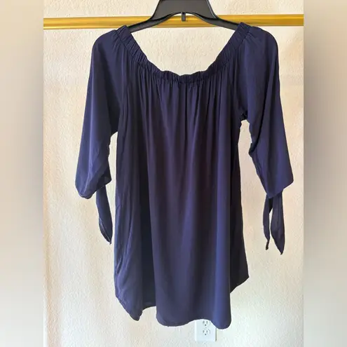Just Quella Women’s navy blue slouchy shoulder bow sleeve shirt large